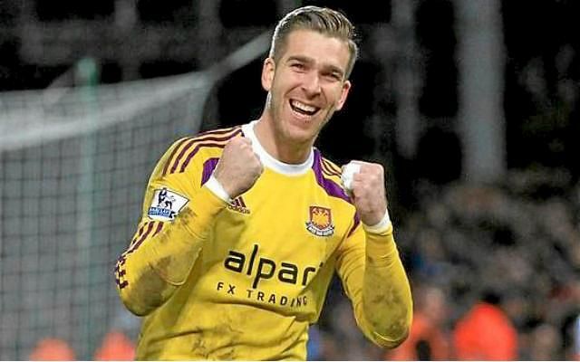 El West Ham renueva al exbético Adrián