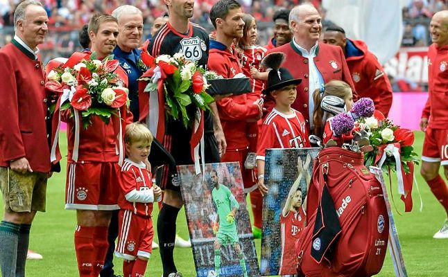 Lahm y Xabi Alonso se despiden del Bayern y del fútbol con una goleada