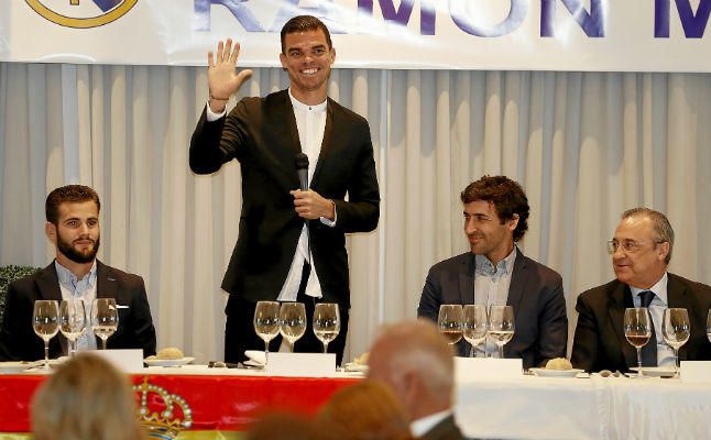 Pepe no cierra la puerta a su continuidad en el Real Madrid