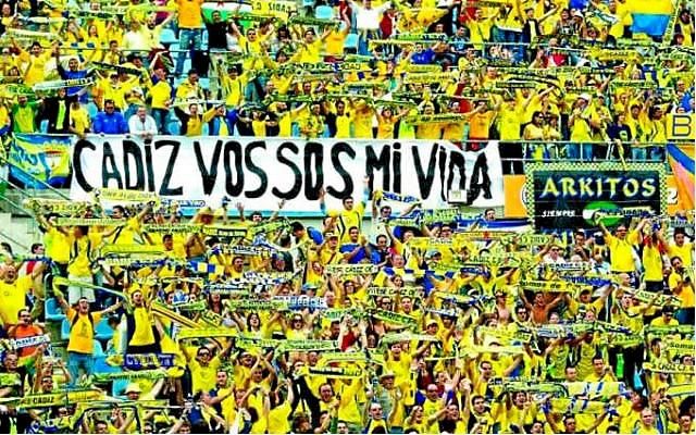 'Marcha amarilla' al Sánchez Pizjuán en busca del ascenso