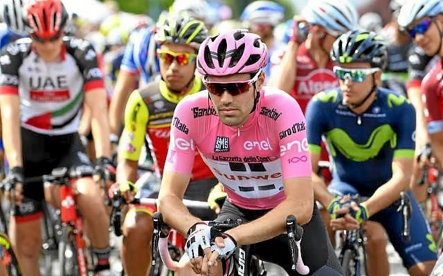 El Giro guarda un minuto de silencio por Hayden, Viellehner y Manchester