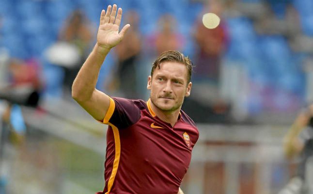 Totti anuncia que jugará el domingo su último partido con el Roma
