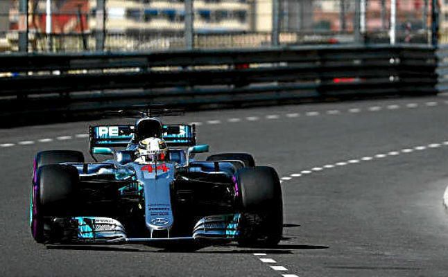 Vettel (Ferrari), el más rápido en los segundos entrenamientos, Sainz quinto