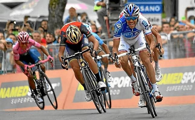 Pinot gana al esprint a Zakarin y Quintana llega de rosa a la última etapa