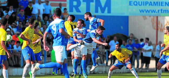 La defensa del Écija se multiplica