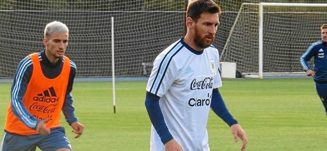 Sampaoli cumple su sueño de entrenar a Messi