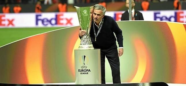 Para Mourinho, será "un honor" enfrentarse al Madrid