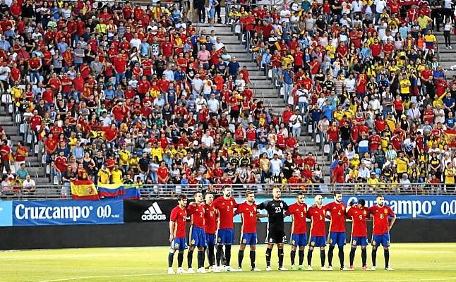 Piqué divide a la Nueva Condomina entre aplausos y abucheos