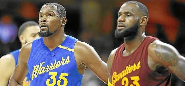 Durant conquista Cleveland y deja a los Warriors al borde del anillo