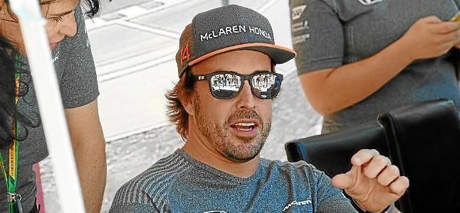 Brown: "Alonso ha dejado claro que quiere quedarse, pero necesitamos un coche mejor"