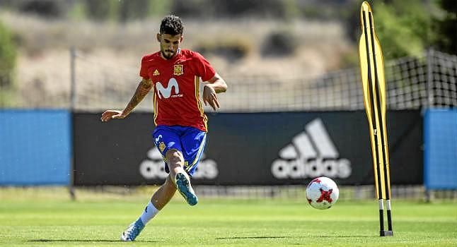 Ceballos da "lecciones" a Asensio tirando faltas