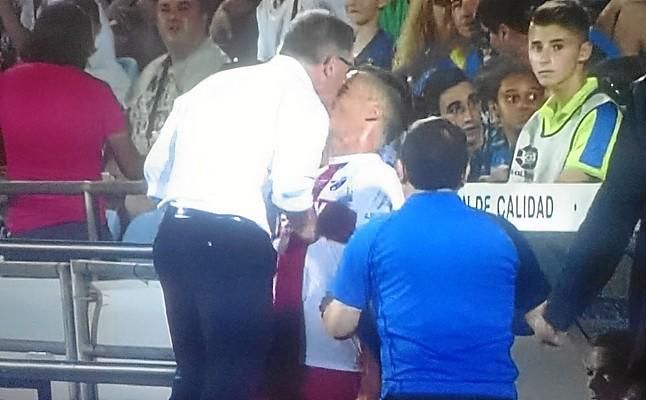 Enfrentamiento entre Anquela y David López en el banquillo