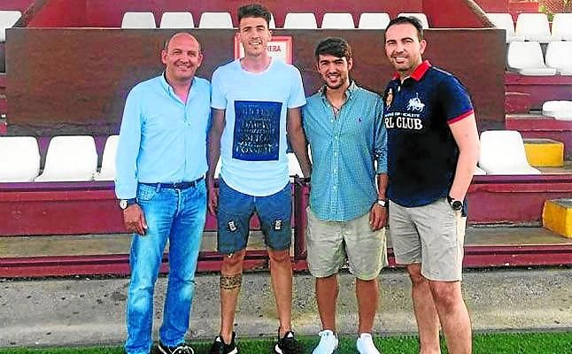 Cachana, primer fichaje del Utrera