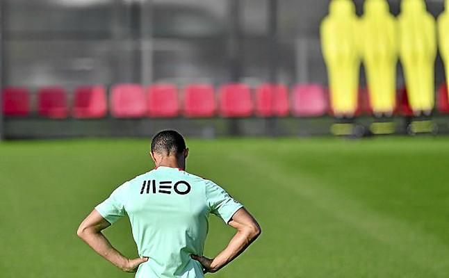 Todos miran a Cristiano