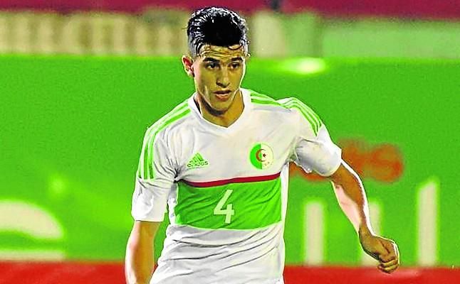 Attal: "Espero jugar junto a Mandi en el Betis"