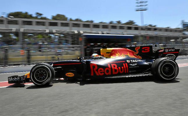 Verstappen lidera una gran jornada de Red Bull en los entrenamientos de Baku
