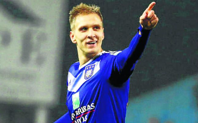 Dardo del Anderlecht al Sevilla por Teodorczyk