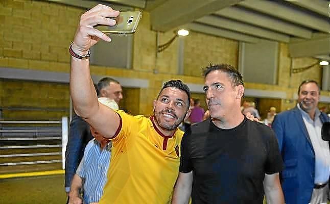 Velasco: "Berizzo trabaja mejor sin balón que Sampaoli"