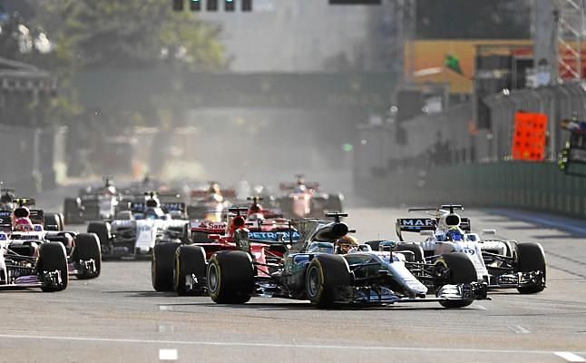 Hamilton: "Si Vettel quiere demostrar que es un hombre, que lo haga fuera del coche"