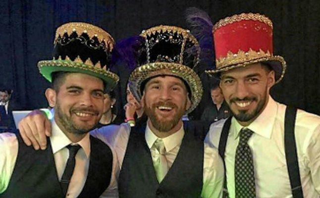 Banega se divierte en la boda de Messi