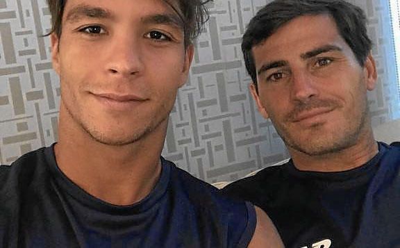 Tello quiere fichar a Casillas y Óliver Torres para el Betis