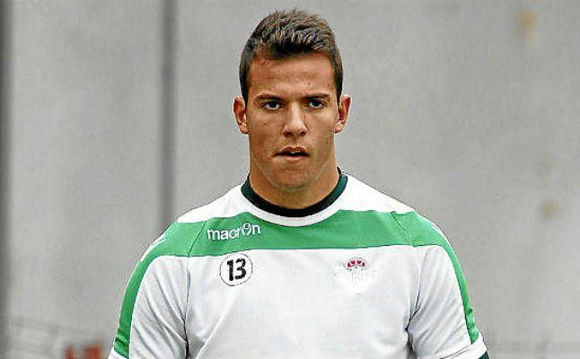 Pedro renueva con el Betis y hará la pretemporada con Setién