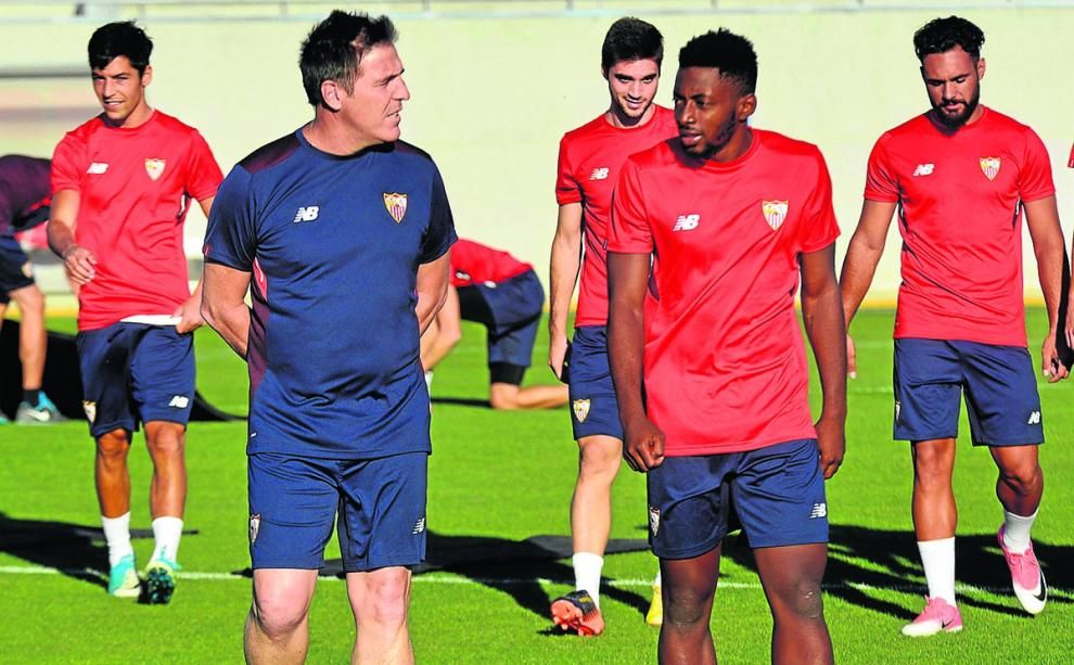 Yan Eteki llama la atención de Berizzo