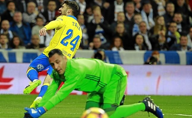 Tana abre una puerta que Las Palmas quiere cerrar