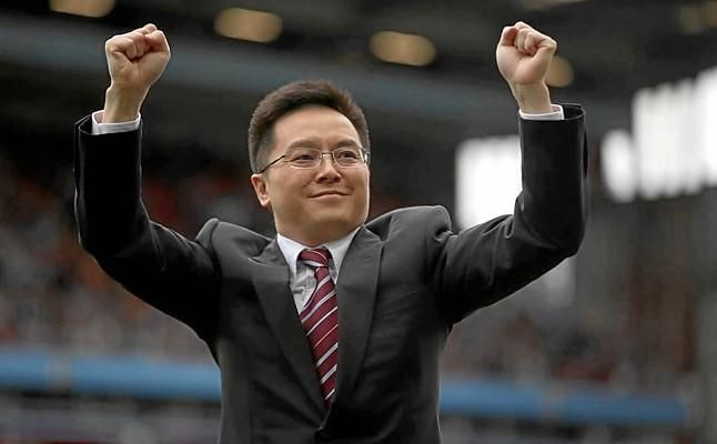 El dueño del Villa vuelve a atacar al Sevilla... con Nolito