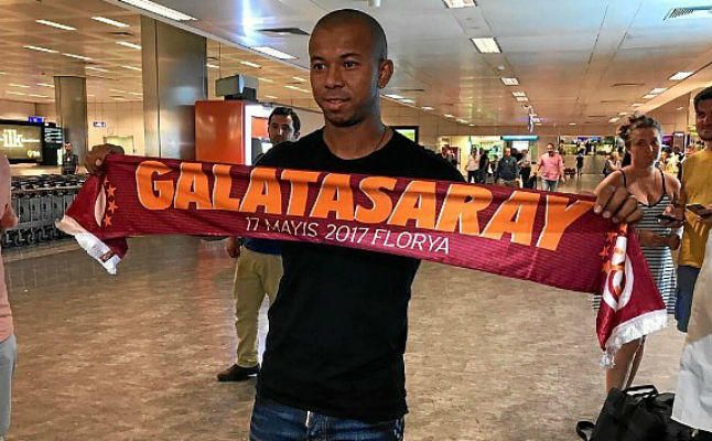 El Sevilla oficializa la salida de Mariano