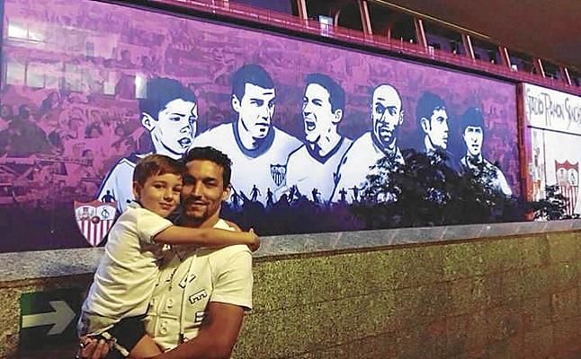 Jesús Navas se deja ver por el Sánchez-Pizjuán