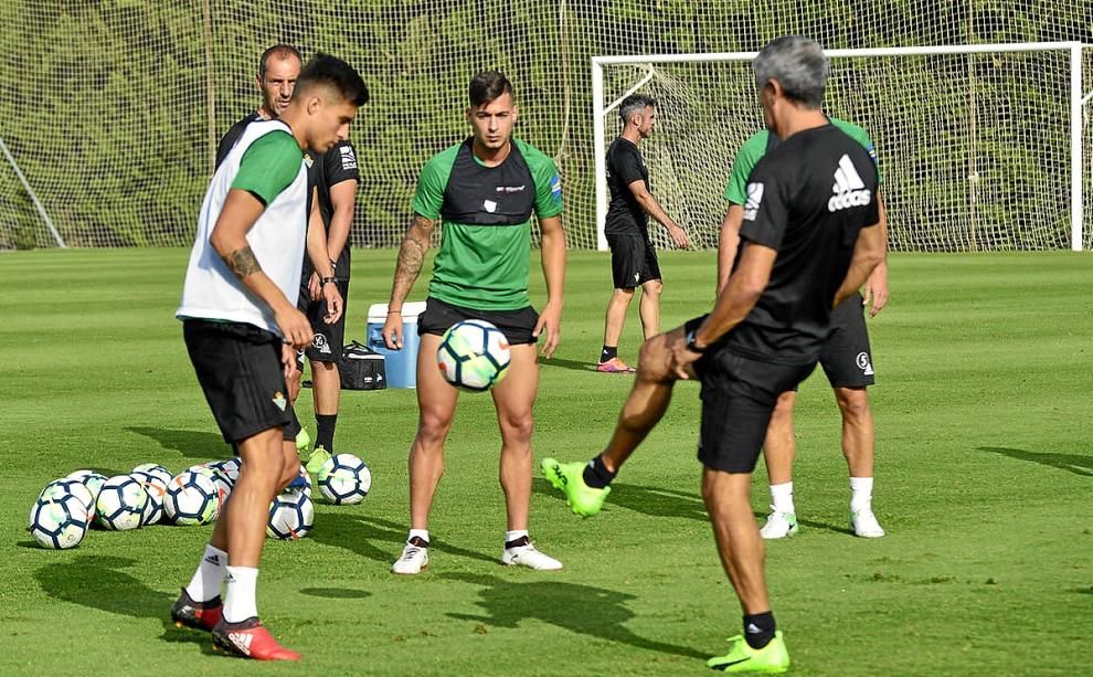 Tras el susto, Sergio León completa el entrenamiento