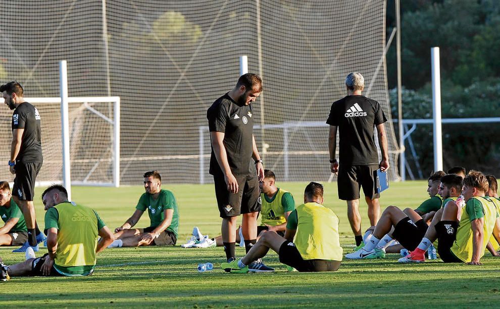 En el Betis, comprometidos con Setién... y el físico