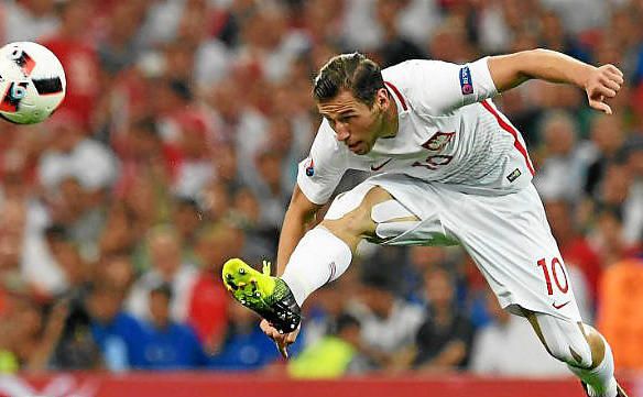 El Valencia, otro pretendiente de Krychowiak