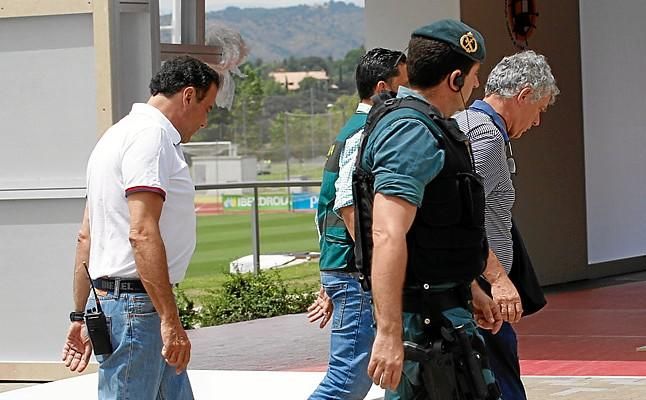 Ángel María Villar ingresa en la prisión de Soto del Real