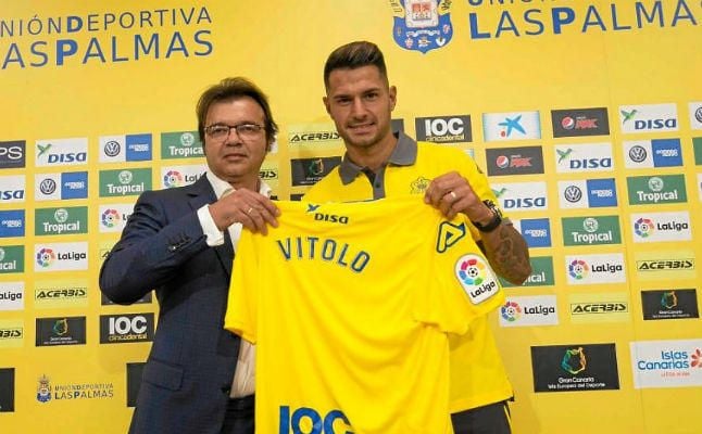 El Sevilla anuncia medidas legales por Vitolo y fichajes