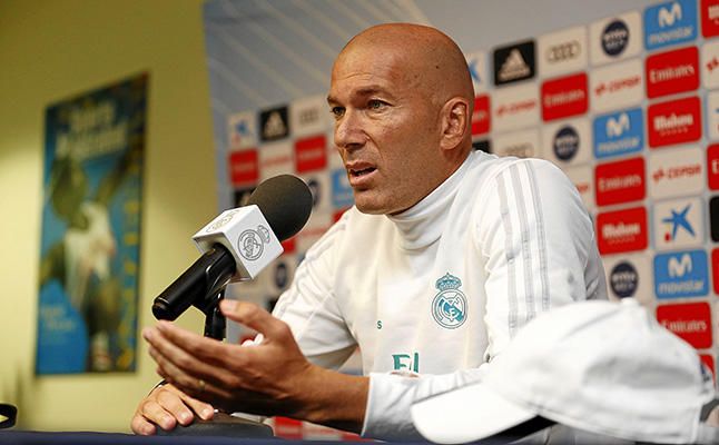 Zidane: "Nos falta un delantero"