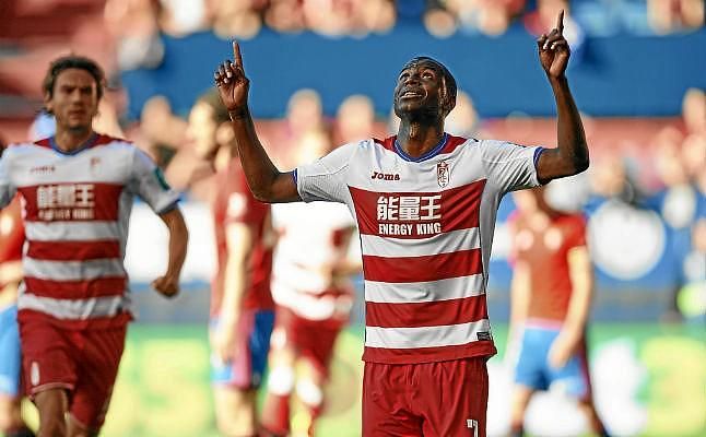 Adrian Ramos deja la concentración del Granada por una lesión urológica