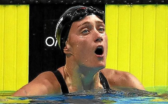 Mireia Belmonte gasta dos cartuchos la primera mañana