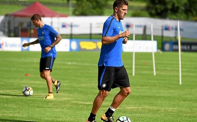 El Inter 'aparta' a Jovetic