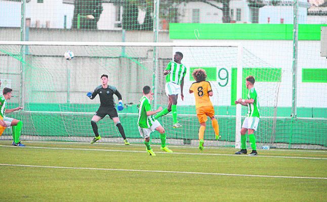 Utrera: Dos fichajes para cerrar la plantilla