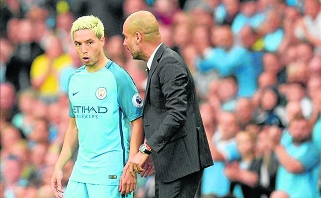 Guardiola le abre la puerta de salida a Nasri