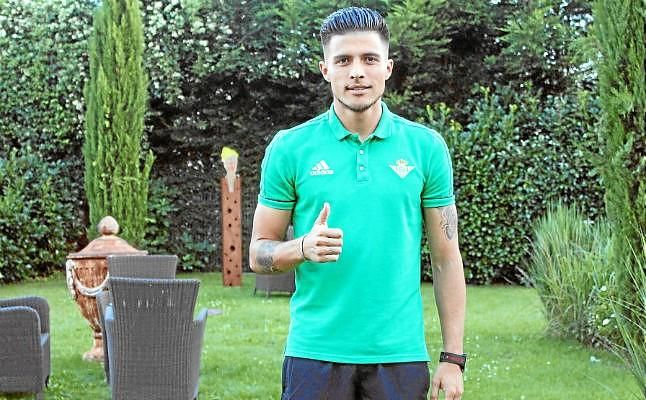 El Betis anuncia la renovación de Juanjo Narváez