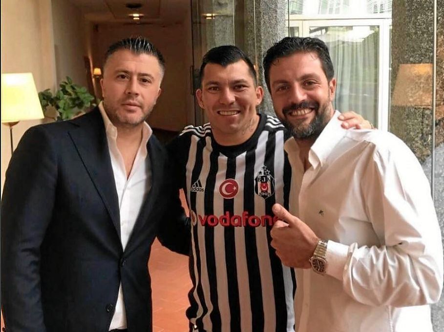 El Besiktas tiene un principio de acuerdo para el traspaso de Medel