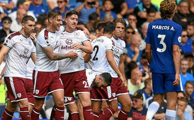 El Burnley amarga el estreno de Morata en la Premier (2-3)