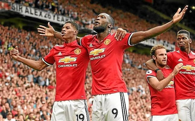 Lukaku plasma la superioridad del United, que ya es líder