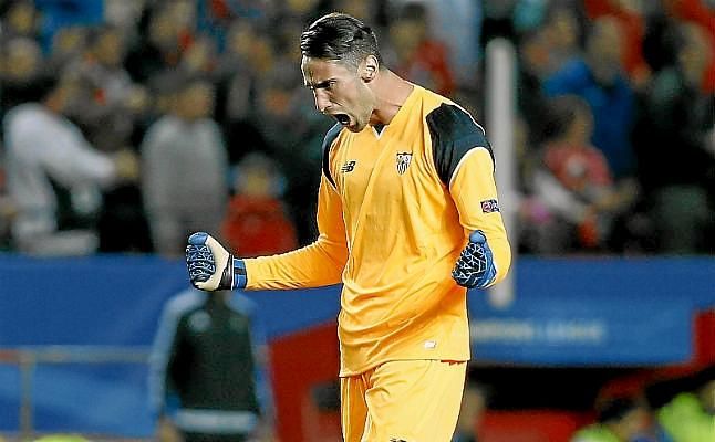 El Sevilla renueva a Sergio Rico