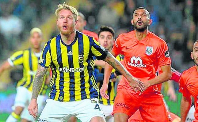 Kjaer conoce de cerca al Basaksehir