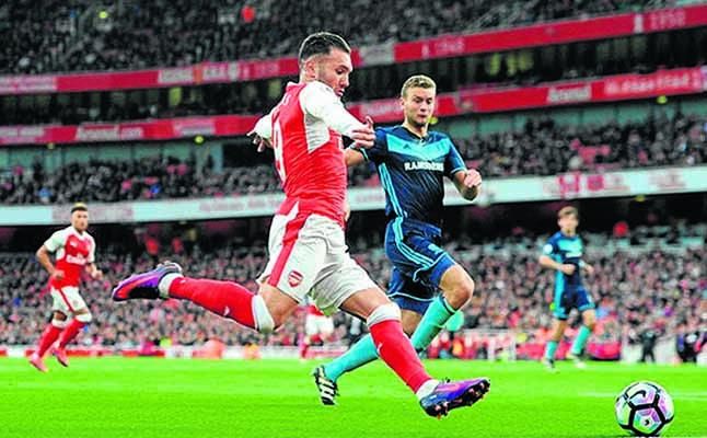 El Arsenal "abre la puerta" de salida a Lucas Pérez