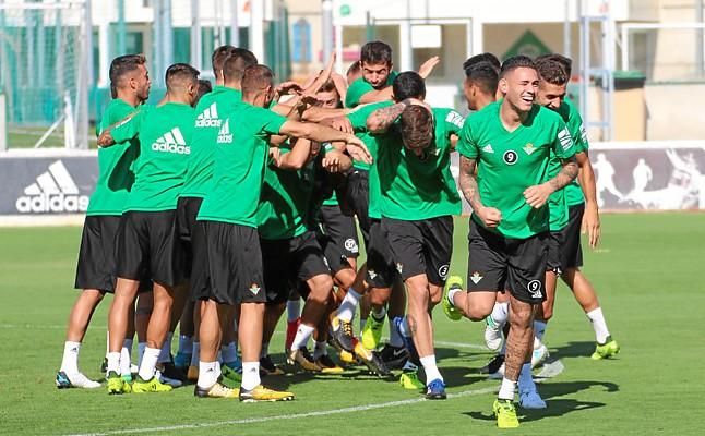 Tello apunta a su estreno en el Camp Nou